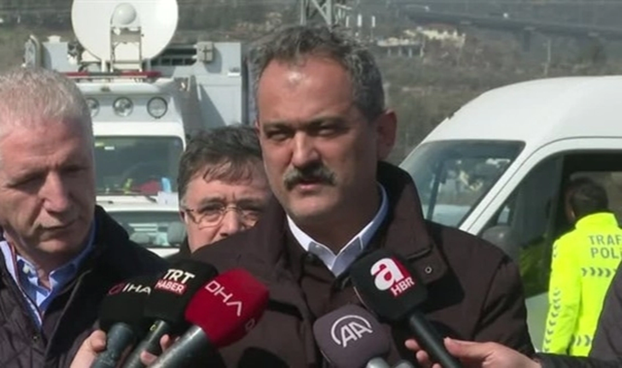 Bakan Özer: 10 il ile ilgili durumu yarın açıklayacağız