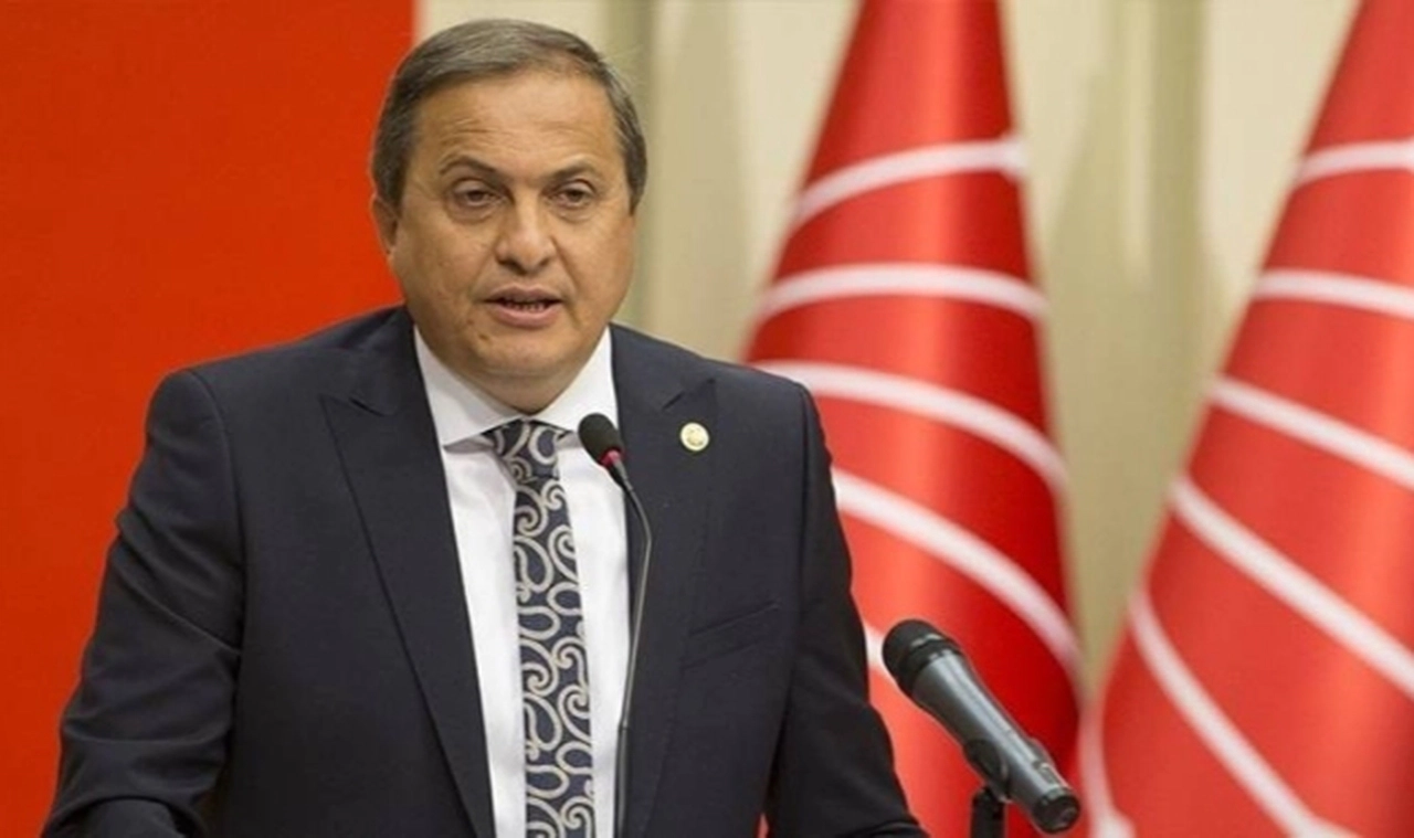 CHP'li Torun: Fotoroman Süleyman yine başladı belediyelerimizin üzerinden algı yaratmaya!