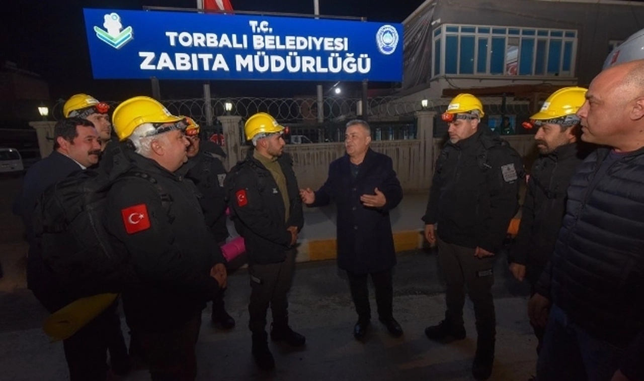 Depremzedelere Torbalı’dan personel desteği