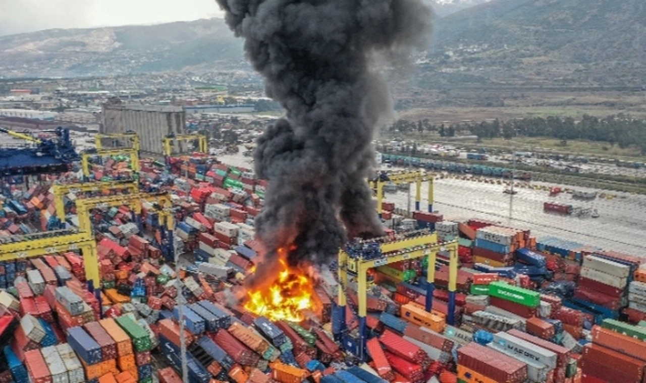İskenderun limanında yangın