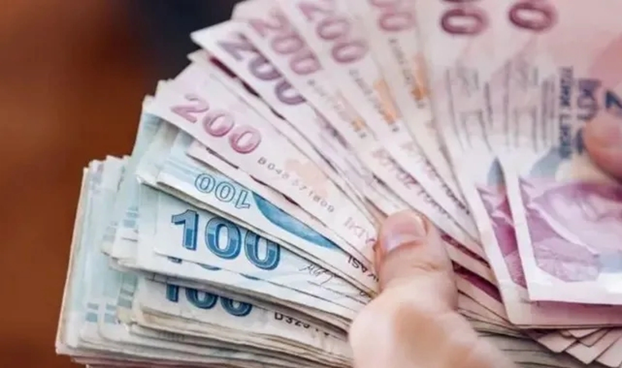 Türkiye genelinde memur maaşlarına erken ödeme