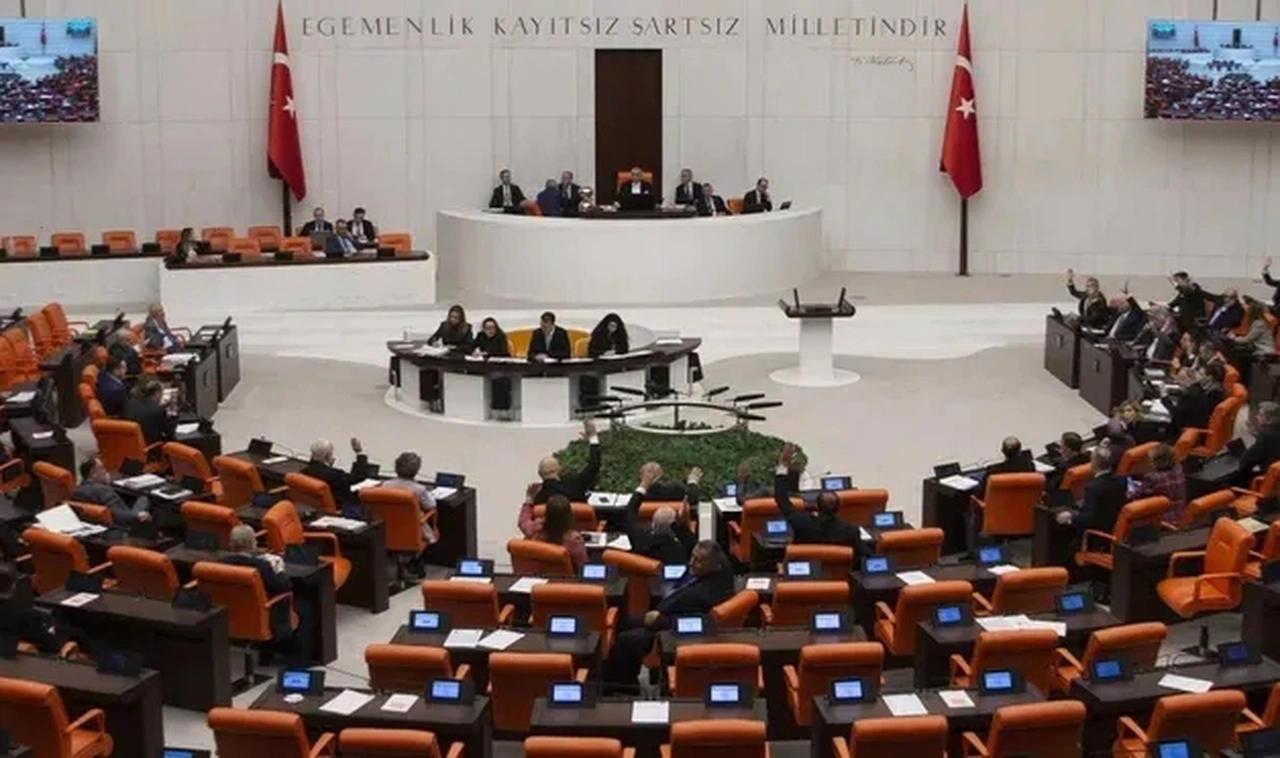 3 vekilin dokunulmazlık dosyası Meclis gündeminde
