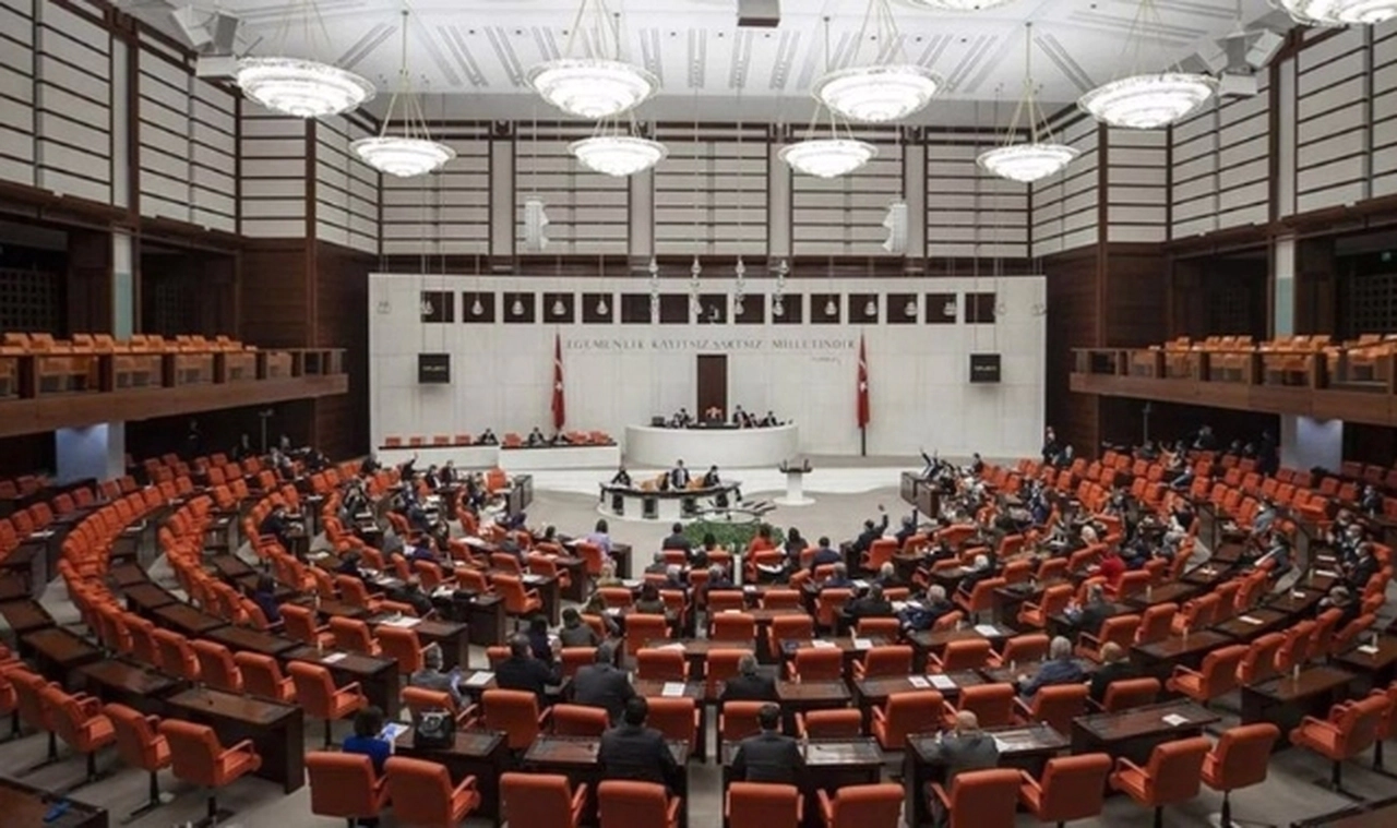 Afet Yeniden İmar Fonu teklifi TBMM'ye sunuldu