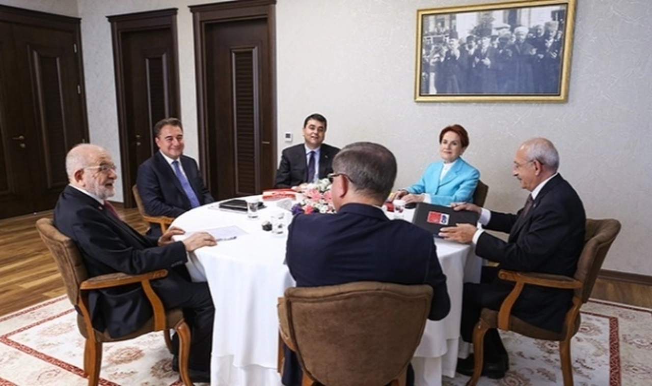 Akşener: Kılıçdaroğlu veya masa, milletin talebine olur derse, hiç gurur yapmam geri dönerim