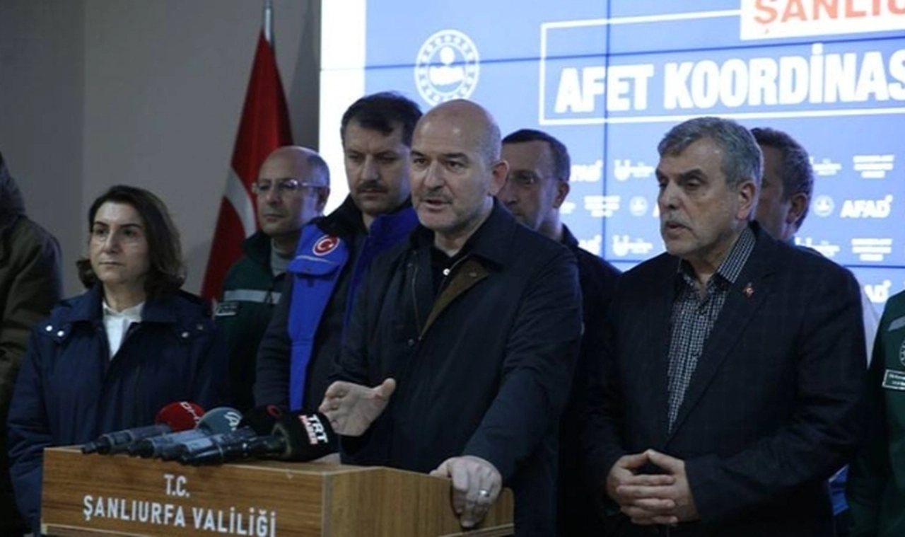 Bakan Soylu: İnsanların zor zamanını istismar etmek, ancak Allah korkusu olmayanların yapacağı iştir, burada hepimiz canhıraş mücadele ediyoruz