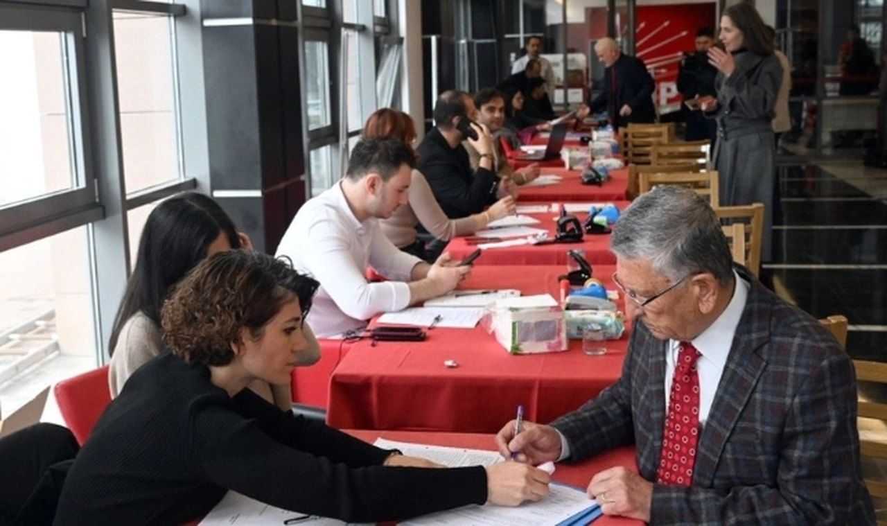 CHP'de milletvekili aday adaylığı için başvurular başladı
