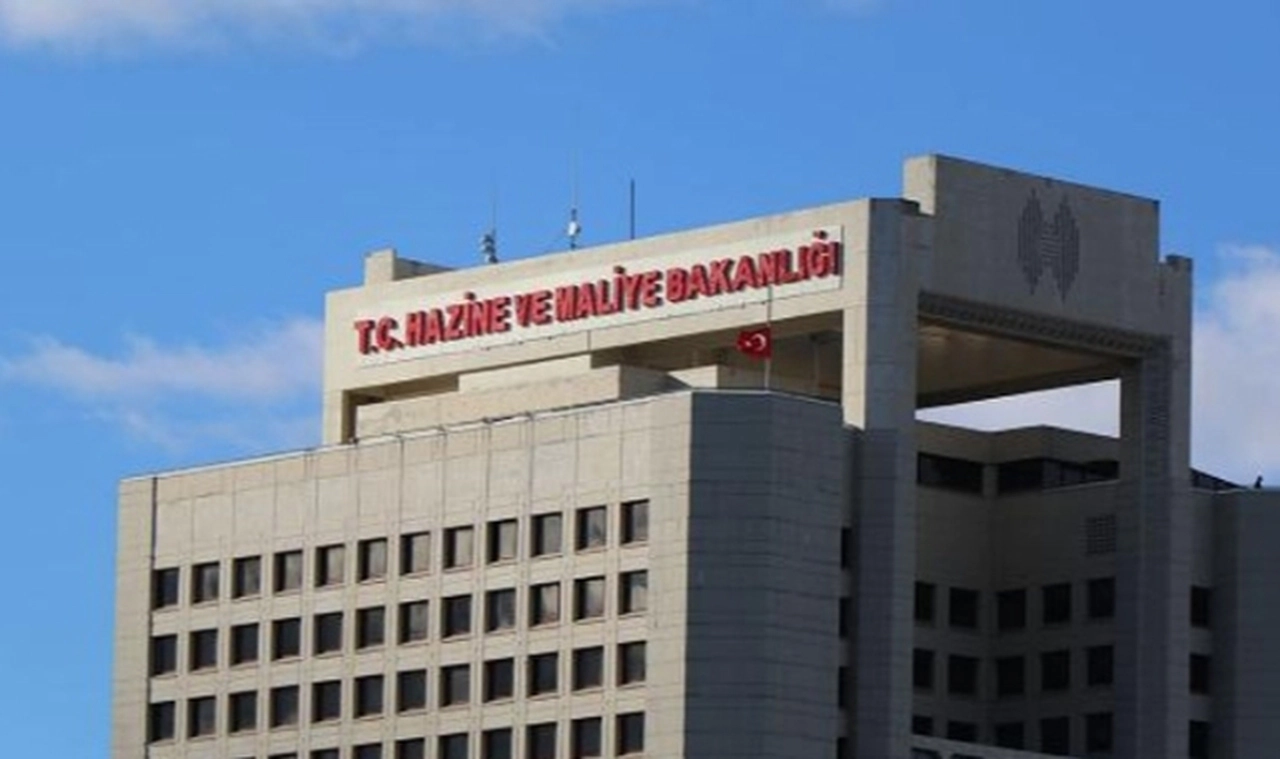 Hazine yaklaşık 17,3 milyar lira borçlandı