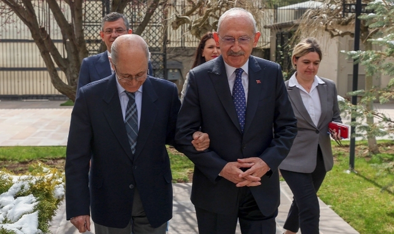 Kılıçdaroğlu, Ahmet Necdet Sezer ile görüştü
