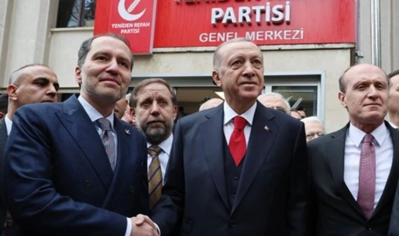 8 bin istifa! Yeniden Refah'ta 'Cumhur' krizi: "Erdoğan’a oy verirler mi çok emin değilim"