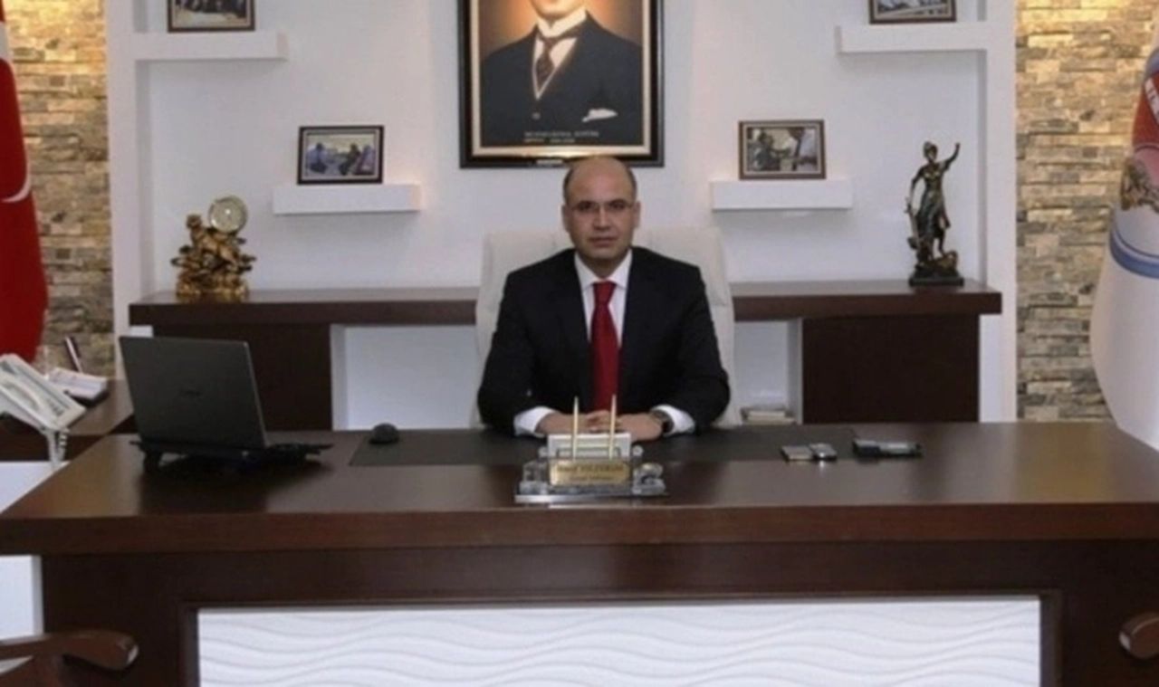 Ayağa kalkmadığı için personeline soruşturma açmıştı: O isim görevinden alındı