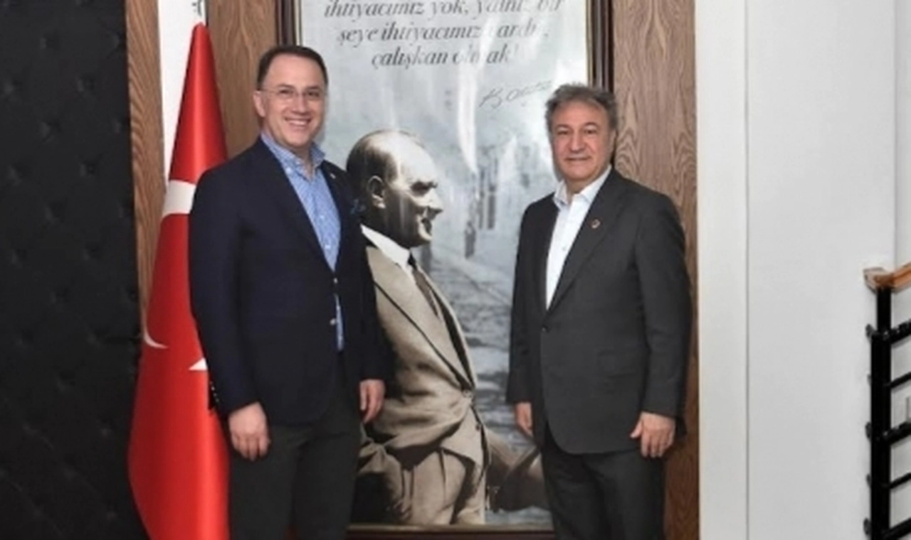 Başkan İduğ Beylikdüzülü mevkidaşını ağırladı: "Bornovalılar çok şanslı"