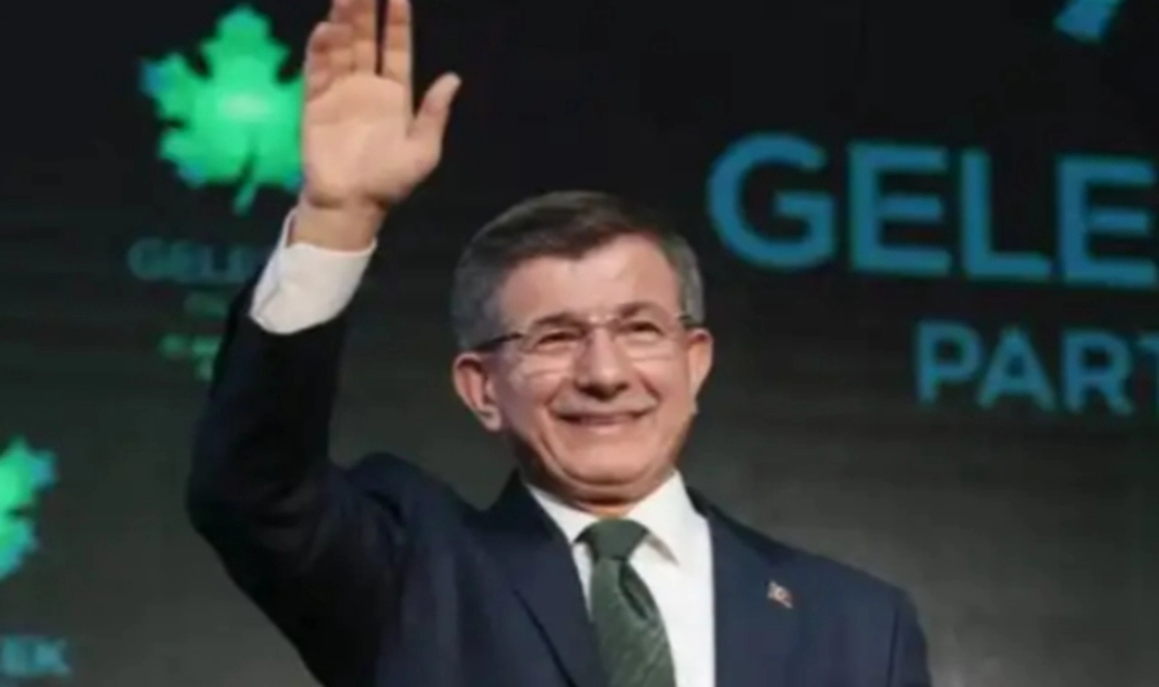 Davutoğlu'nun neden ortalarda olmadığı belli oldu.... Zatürre başlangıcı teşhisi kondu