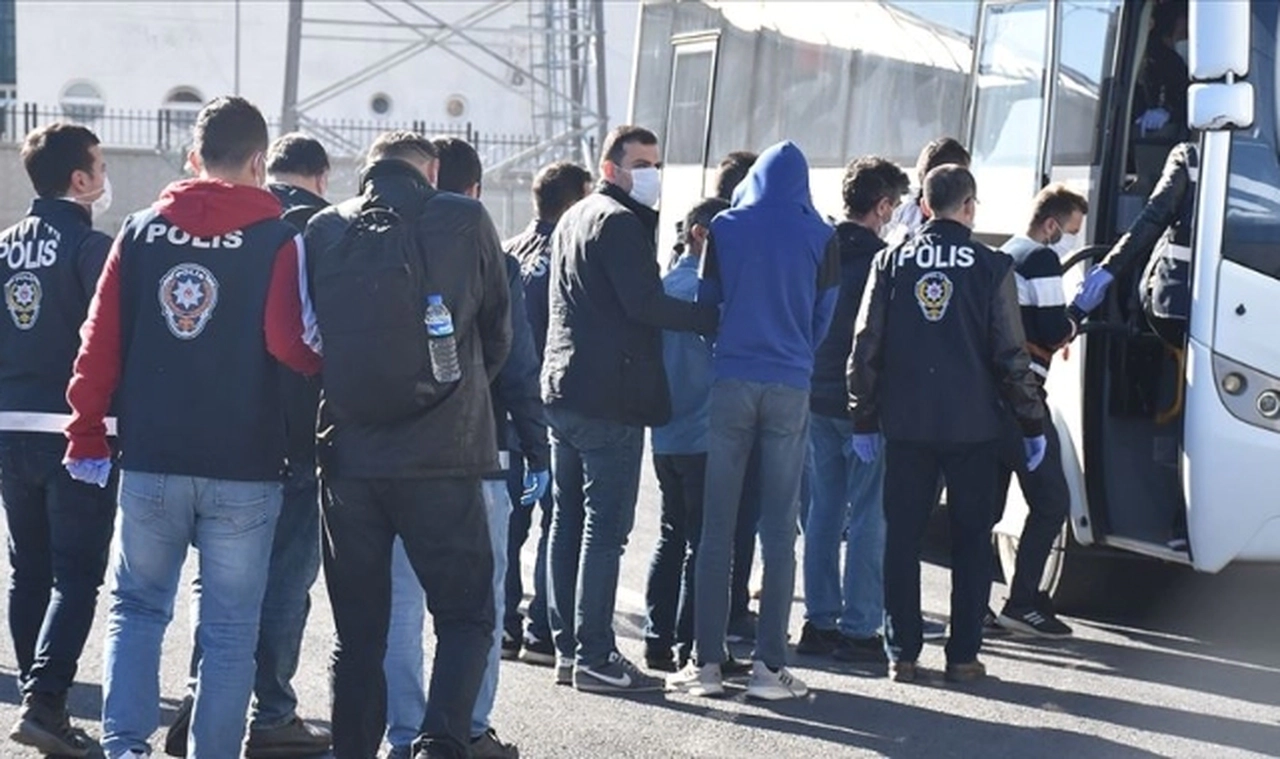 "Deprem" ve "Togg" kredisi vaadiyle dolandırıcılık yapanlara operasyon