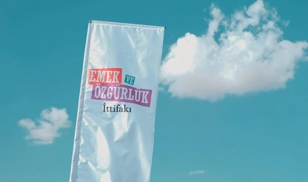 Emek ve Özgürlük İttifakı’nın mutabakatı açıklandı: Yeşil Sol Parti 81 ilden, TİP 49 ilden seçime giriyor