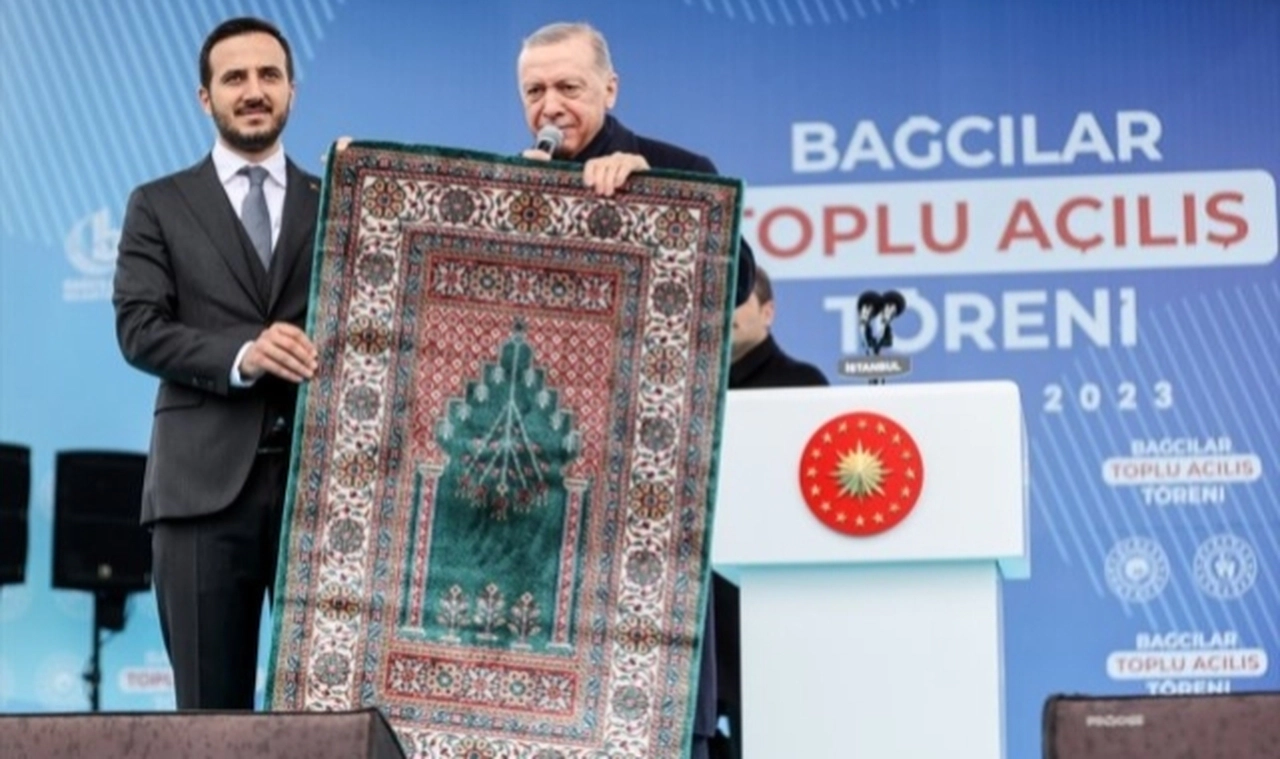 Erdoğan'dan Kılıçdaroğlu'na: Bu 40 gün içerisinde birileri seccade üzerine ayakkabıyla basabilir