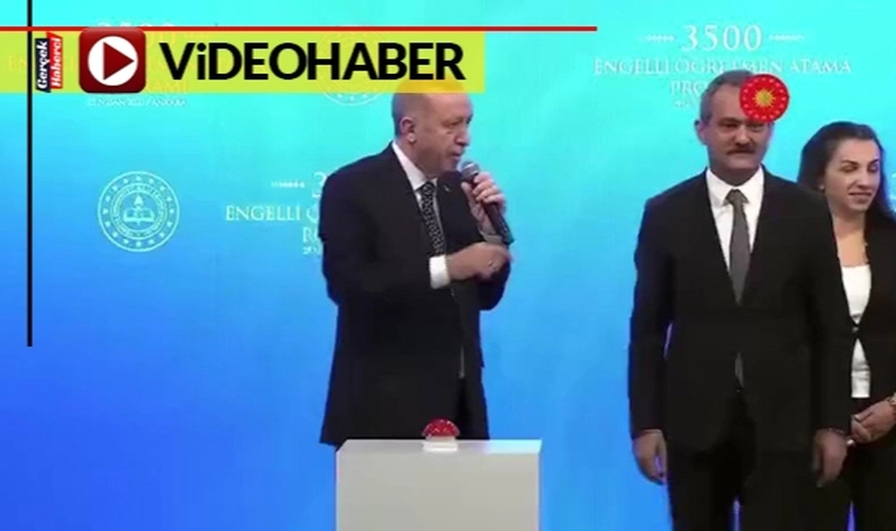 Erdoğan'dan öğretmene "ama sen pek engelliye benzemiyorsun. Engelli misin?"