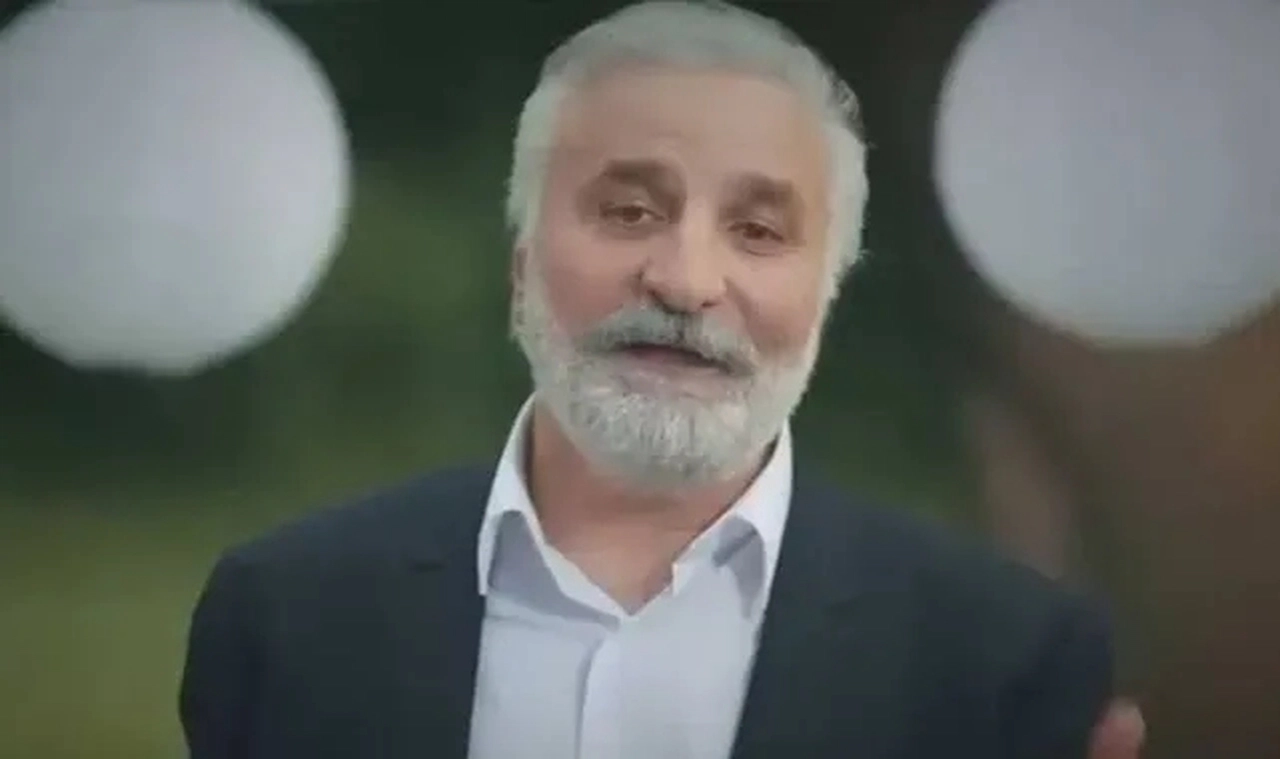 Hasan Kaçan'a 'seccade' tepkisi: İmar affının reklam yüzü sahalara dönmüş
