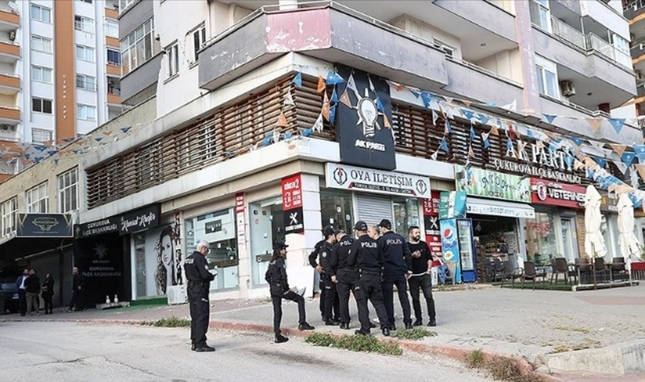 Silahlı saldırı düzenlenen AK Parti ilçe binası deprem sonrası boşaltılmış!