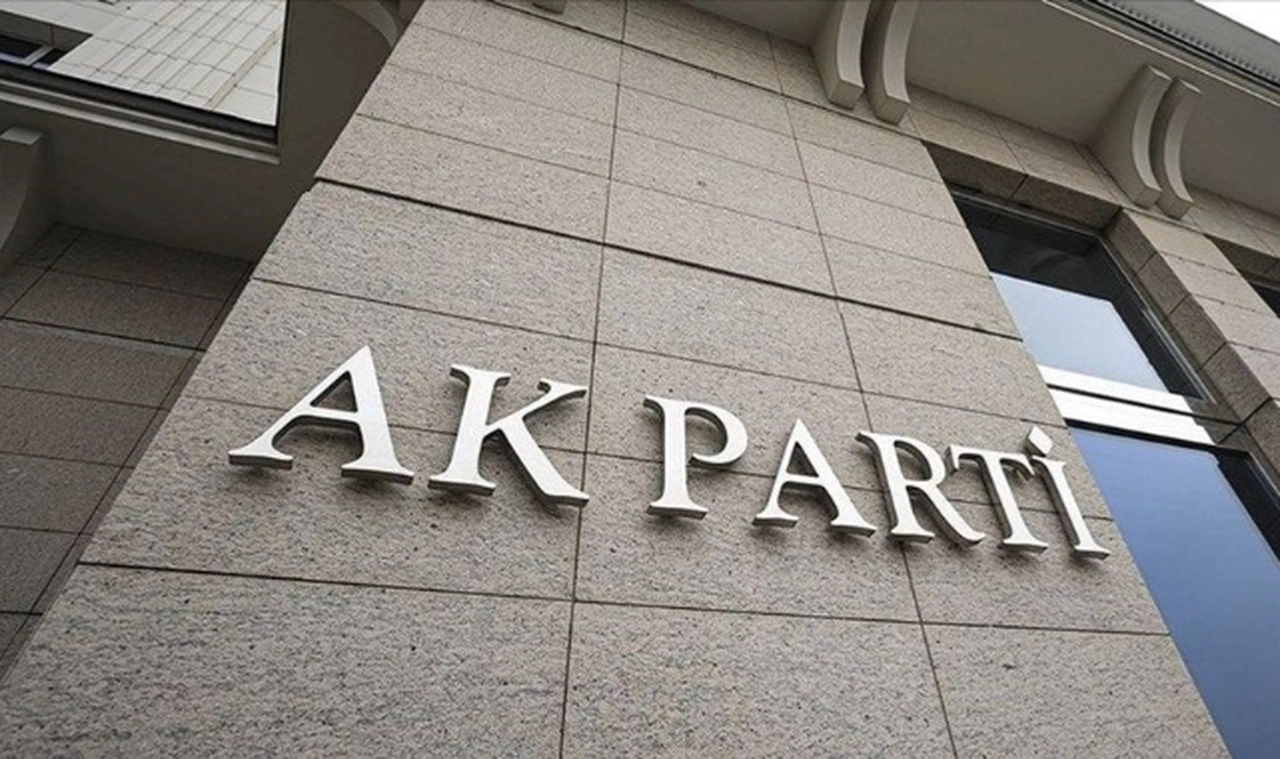 AK Parti'den Ümit Özdağ'a ziyaret