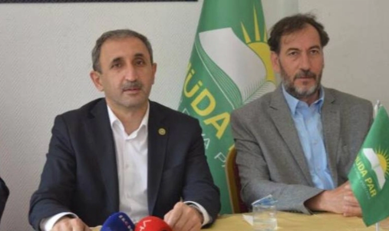 AK Parti listelerinden milletvekili seçilen HÜDA PAR'lı Demir: Herkes gibi gider, yeminimizi ederiz