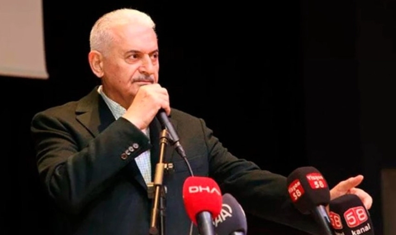 Binali Yıldırım'ın ailesinden Kızılay'a okul yapımı için şartlı bağış