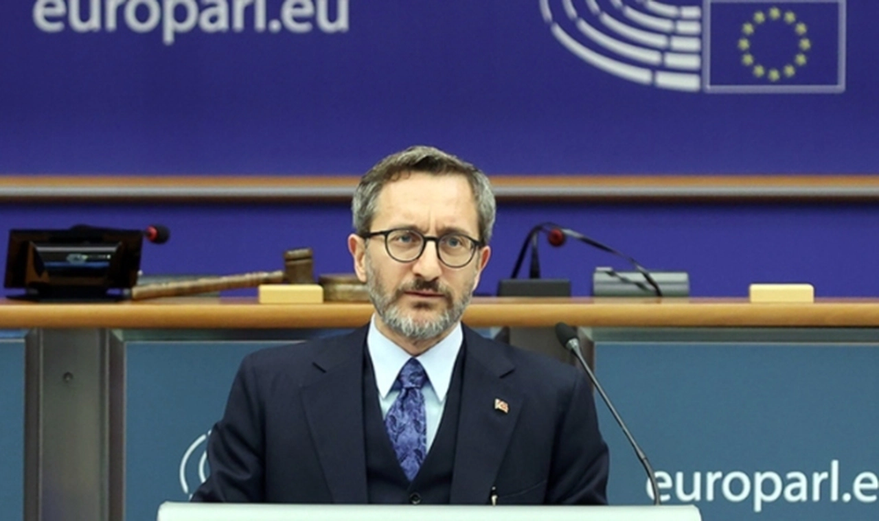 Fahrettin Altun: Ya istikrar diyeceğiz ya karmaşa