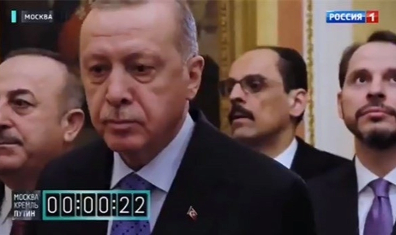 Kılıçdaroğlu'ndan Erdoğan'a 'Putin' hatırlatması: 'Koridorda bekletti, kronometreyi açtı...'
