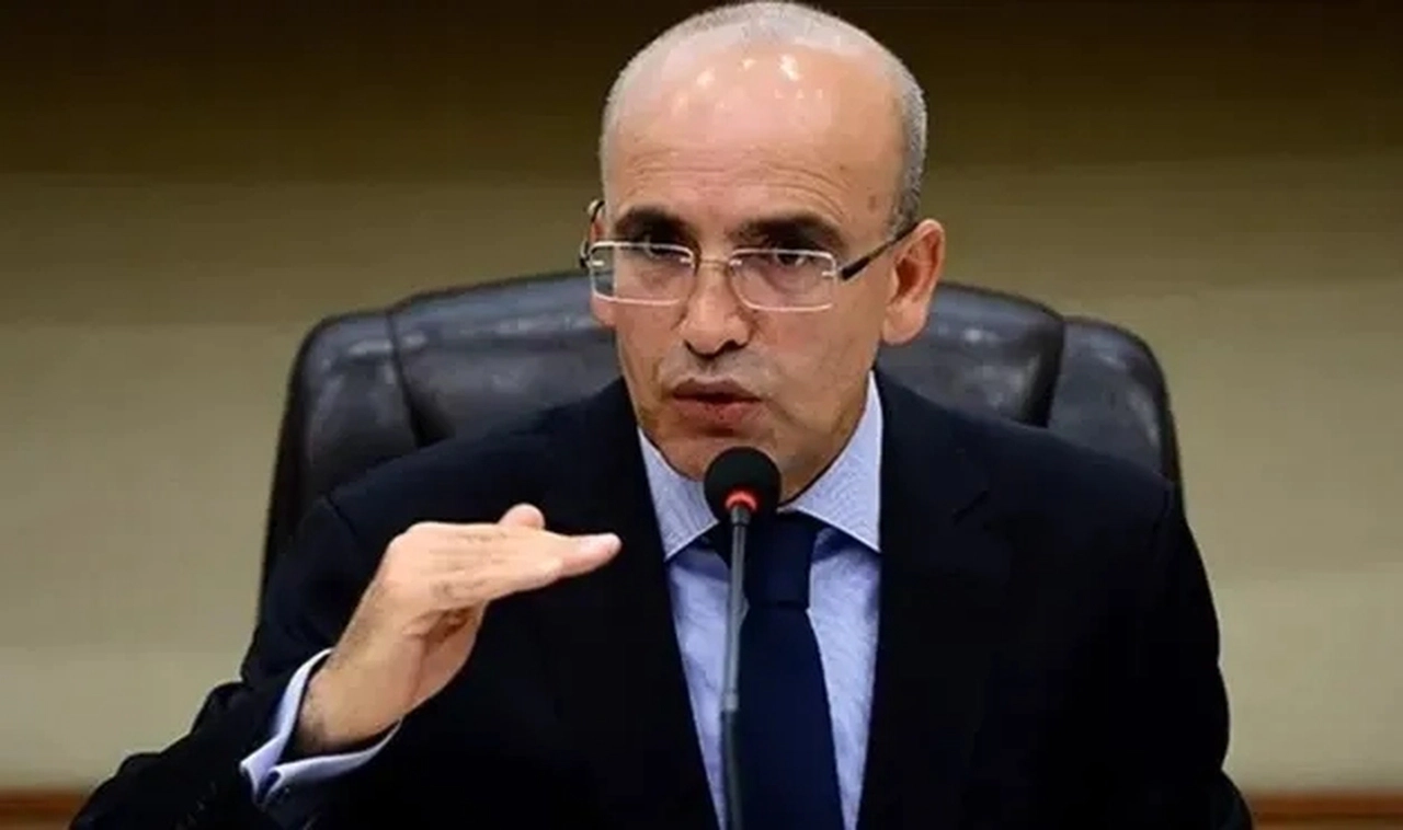 Mehmet Şimşek'ten Dubai'ye yerleştiği iddialarına yanıt: Ankara'dayım, mide ülseri dışında rahatsızlığım yok