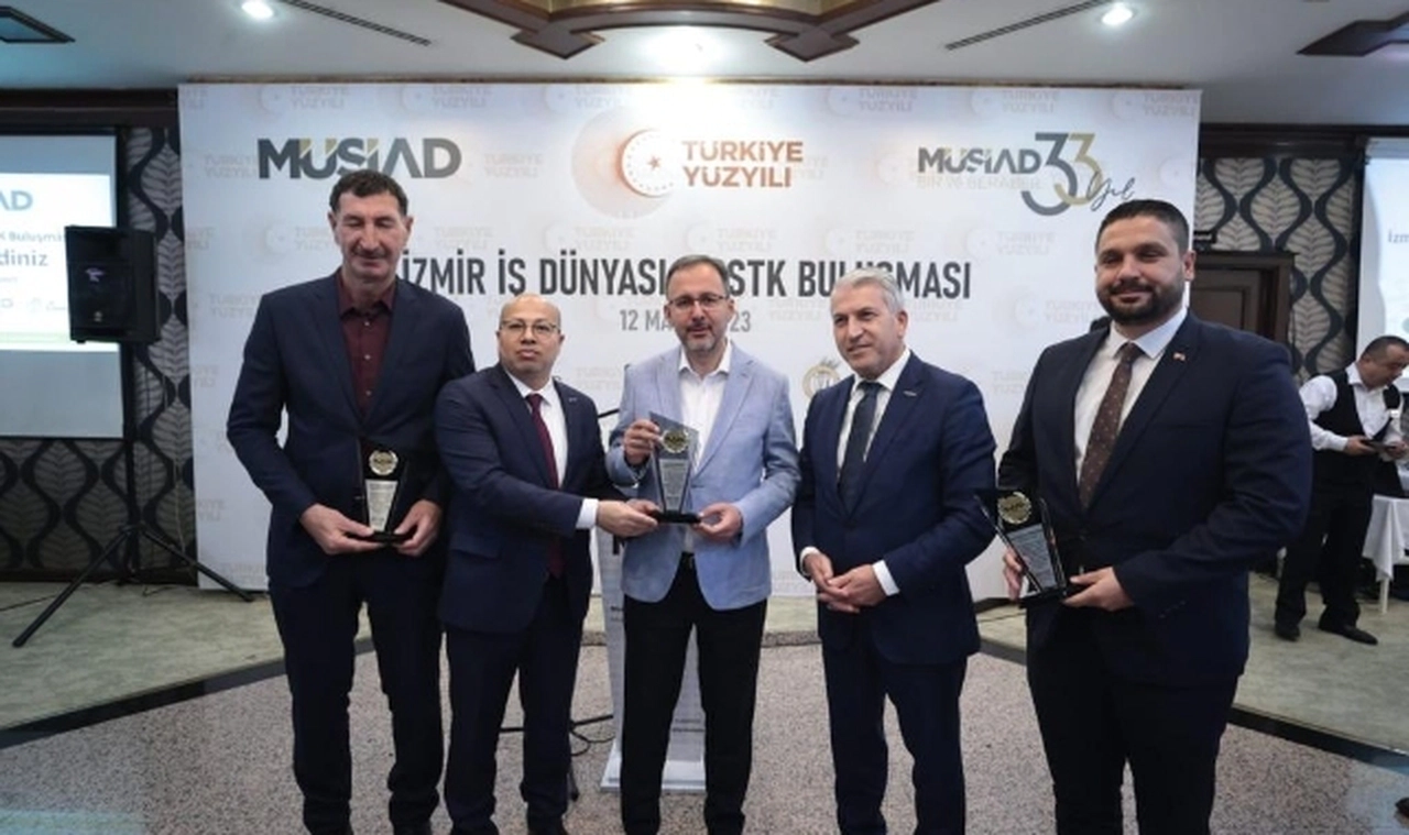 MÜSİAD İzmir Başkanı Gökhan Temur: "Ülkemiz ve ideallerimiz için çalışıyoruz"