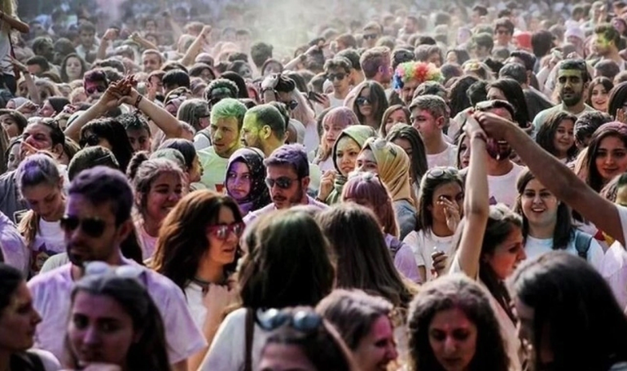 TÜİK: Kendini mutlu hissettiğini belirten gençlerin oranı yüzde 84,3
