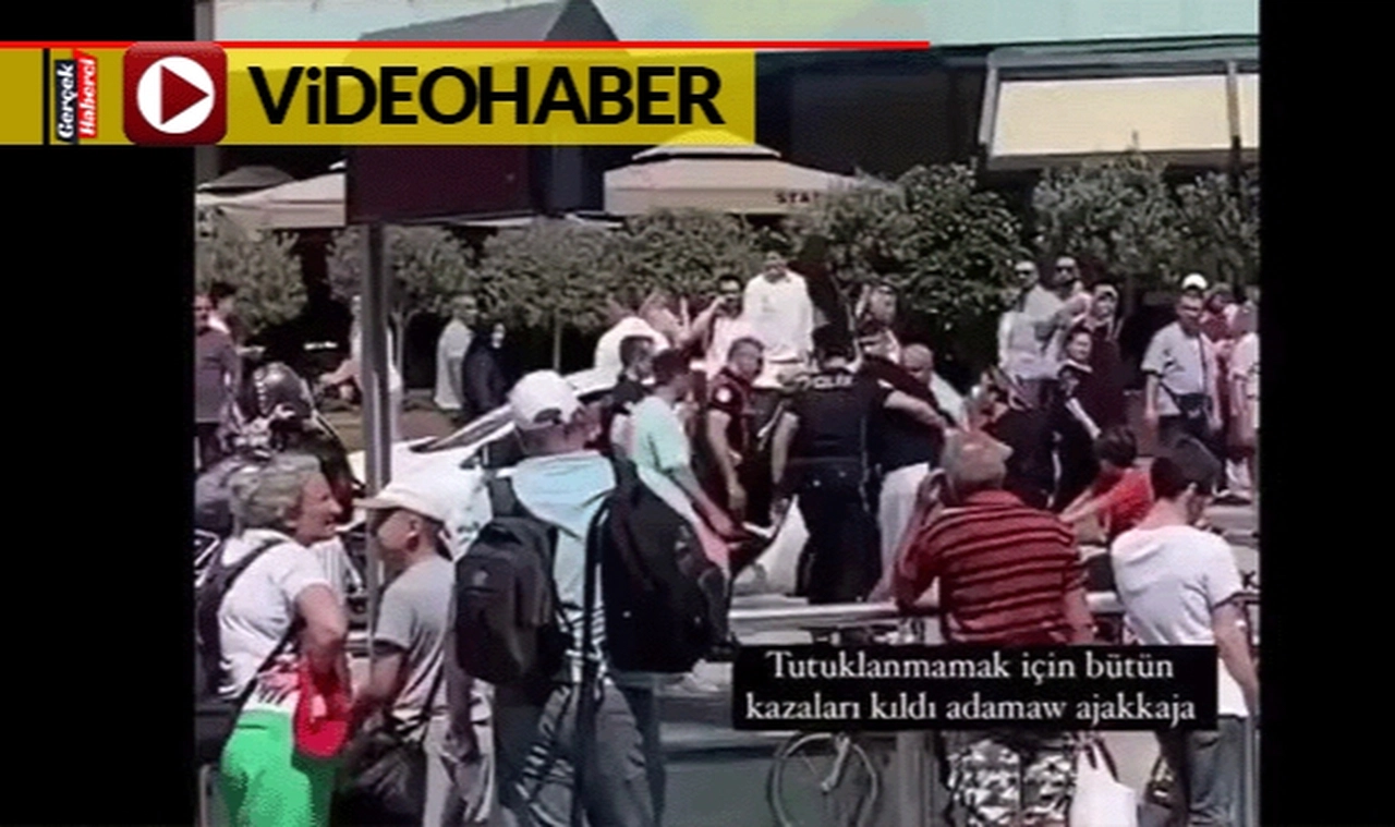 Antalya'da bir vatandaş gözaltına alınmamak için namaz kılmaya başladı