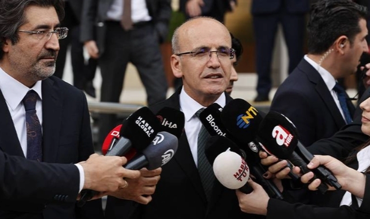 Cumhurbaşkanı Yardımcısı Yılmaz ile Hazine ve Maliye Bakanı Şimşek'ten BAE ziyareti