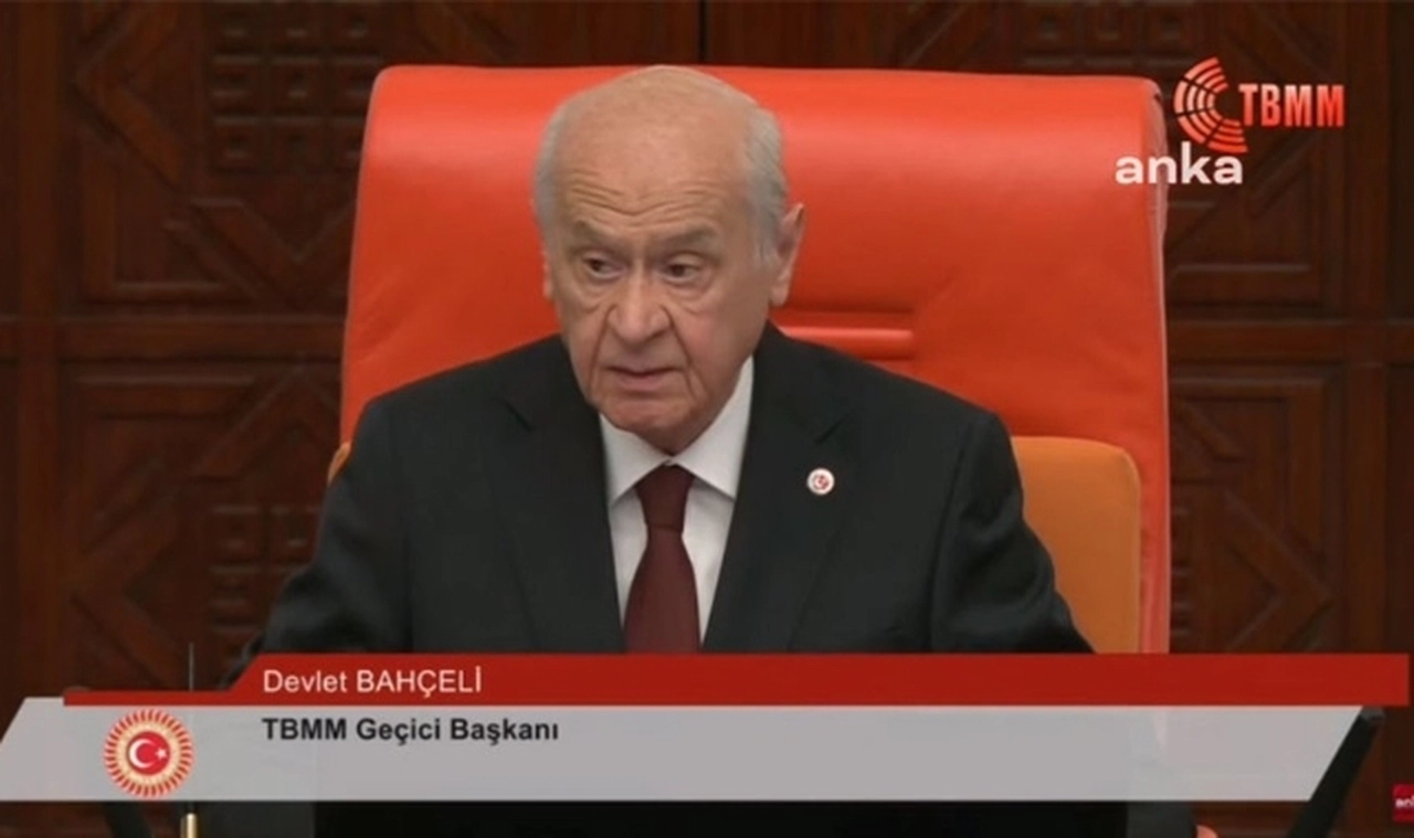 Devlet Bahçeli, Geçici Başkan sıfatıyla ilk yemini gerçekleştirdi