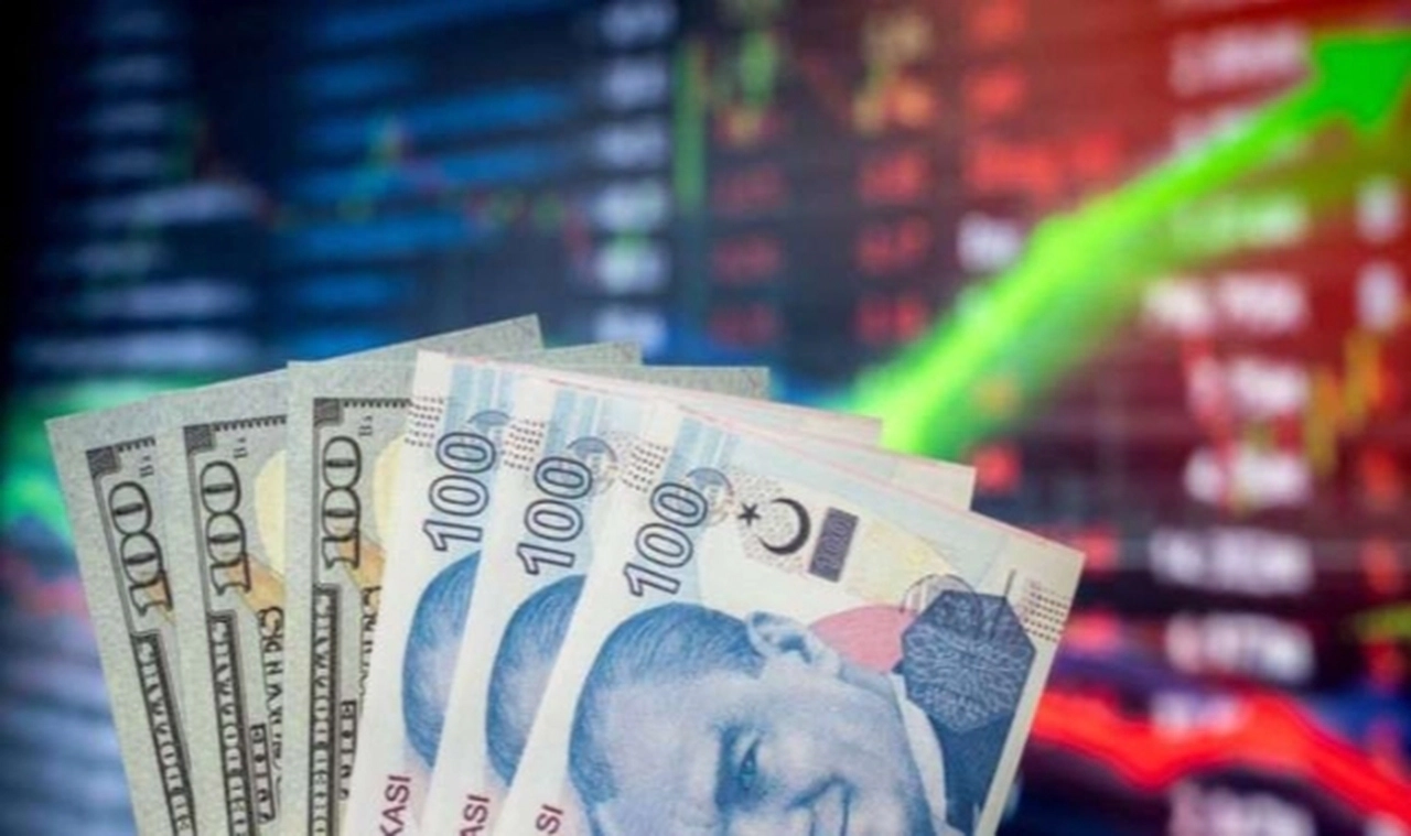Türk Lirası eriyor: Dolar ve Euro'da tarihi zirve!