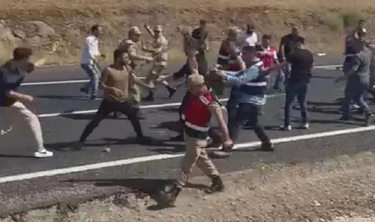 Urfa'da intihar girişiminde bulunan kişi linç edilmek istendi
