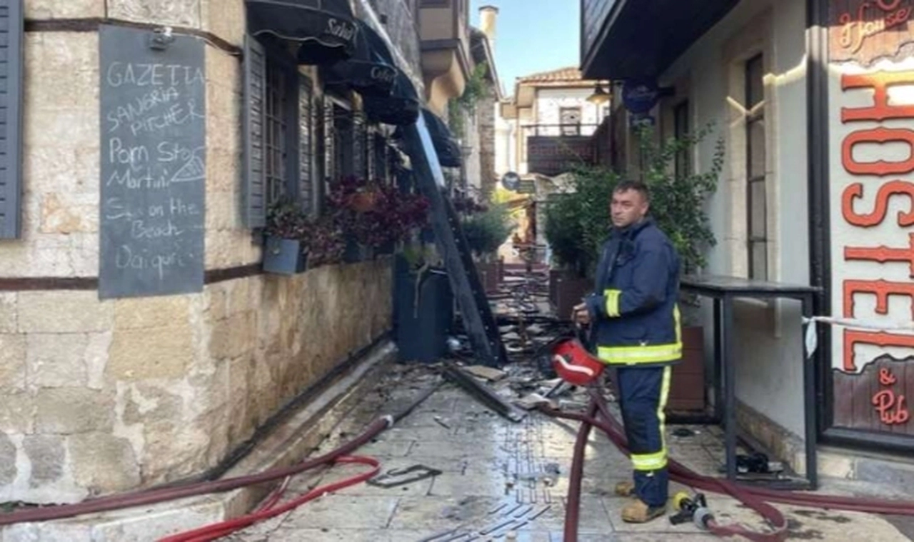 Antalya'da otel yangını: 1 ölü, çok sayıda yaralı!