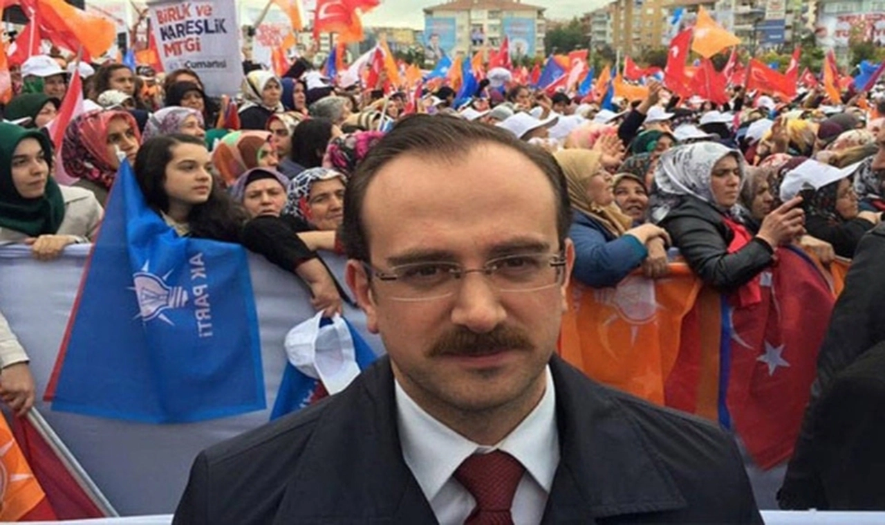 Boru döşeyerek köşeyi döndü