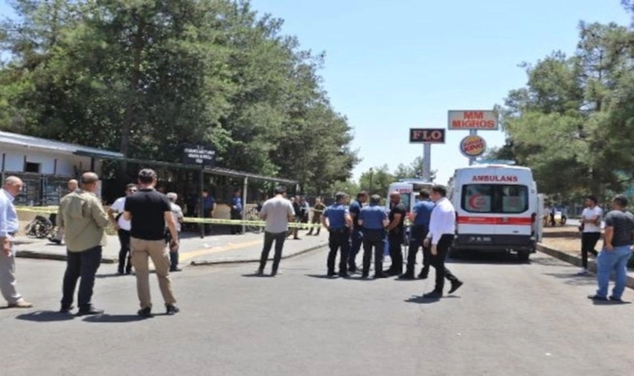 Diyarbakır Adliyesi'nde anne ve iki oğluna silahlı saldırı