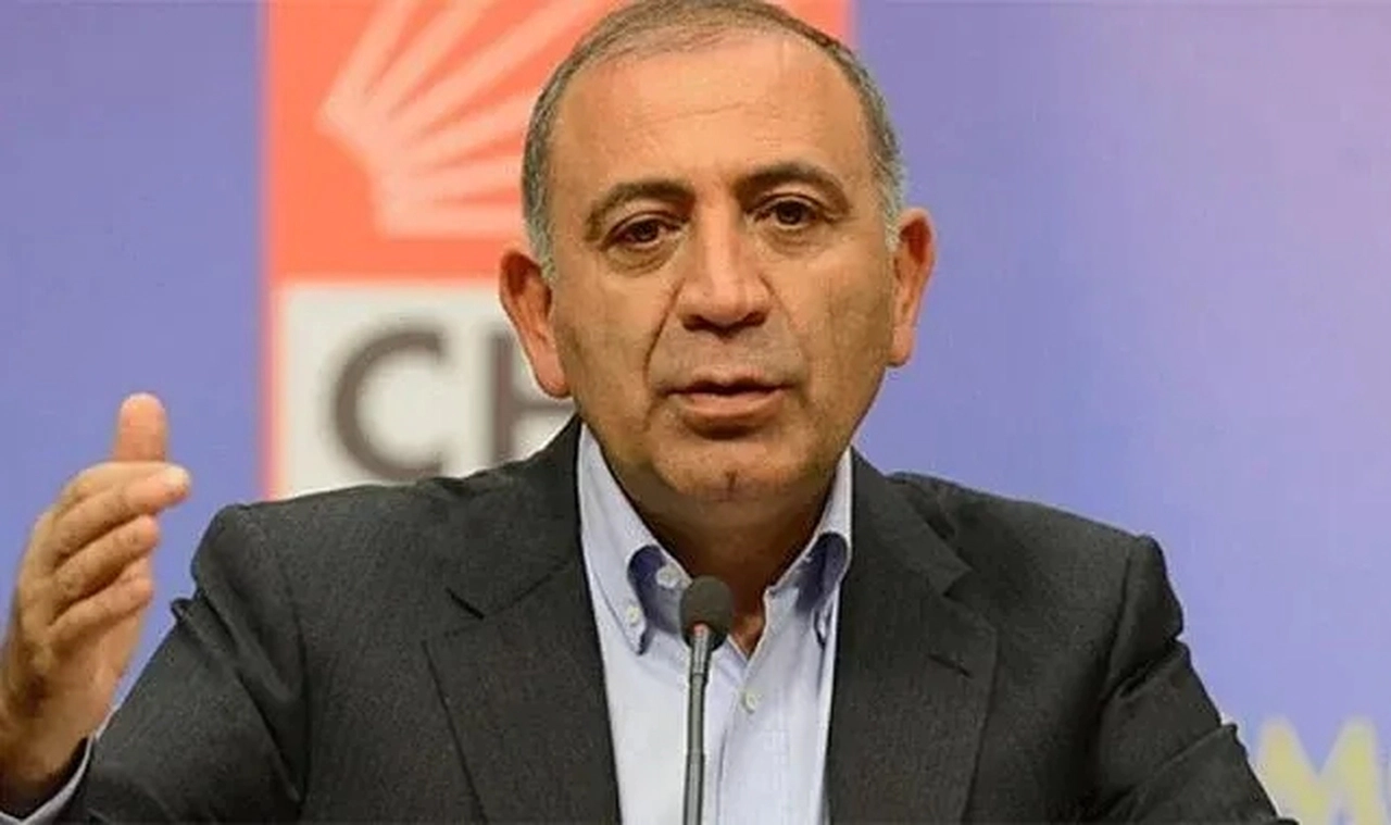 CHP İstanbul İl Başkanlığı için adı geçen Gürsel Tekin liste dışı kaldı