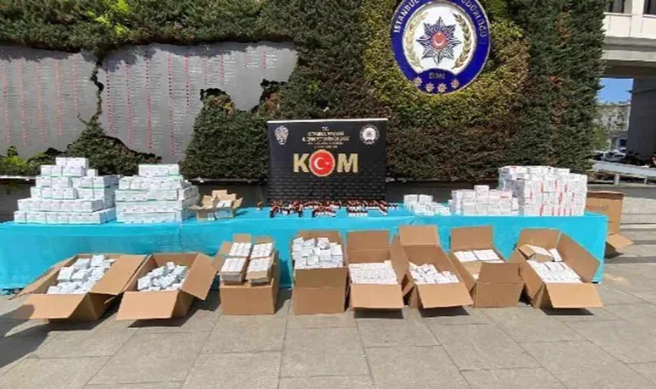 Eczacı kalfalarına operasyon: 5 milyon değerinde ilaç ele geçirildi
