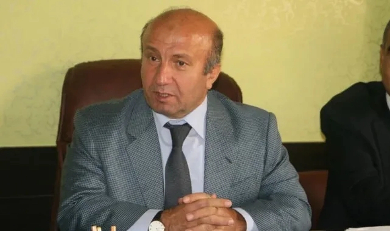 Eski bakan tatil için gittiği lojmanda ölü bulundu!