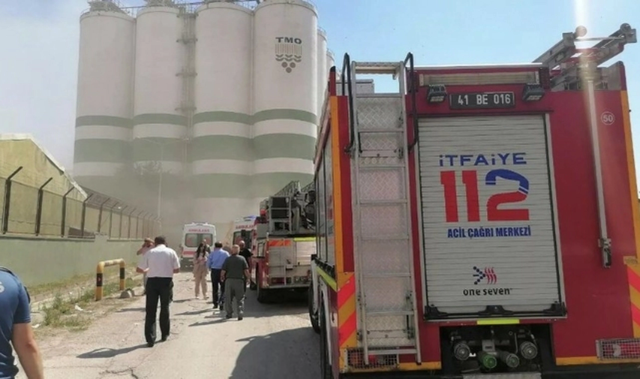 Kocaeli'de TMO silosundaki patlamada yaralananlardan 1'i hayatını kaybetti