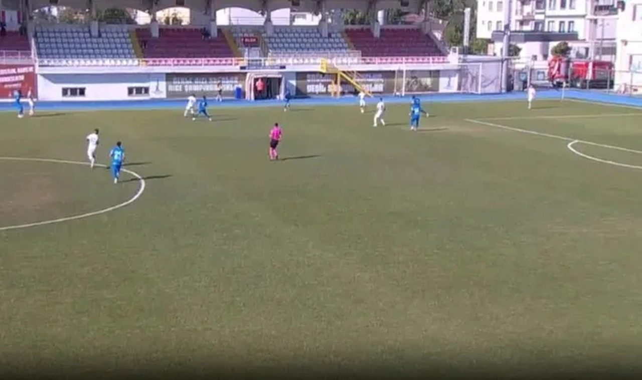Tuzlaspor-Eyüpspor maçında bilet fiyatı 21 bin lira oldu, stadyum boş kaldı