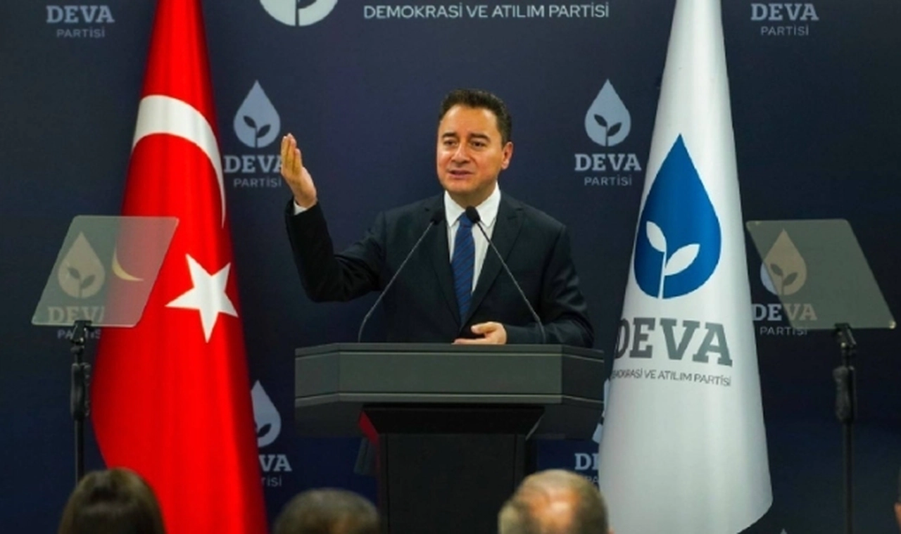 Babacan: Deprem asrın doğal felaketi olabilir, 125 milyar dolarlık KKM de asrın ekonomik felaketi