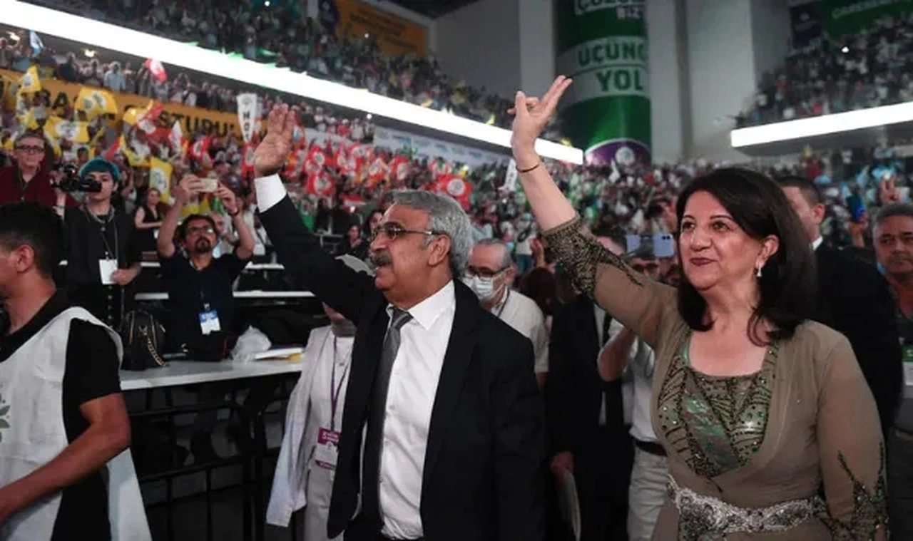 Buldan ve Sancar, Yeşil Sol Parti'ye geçti: HDP'nin Meclis'te vekili kalmadı