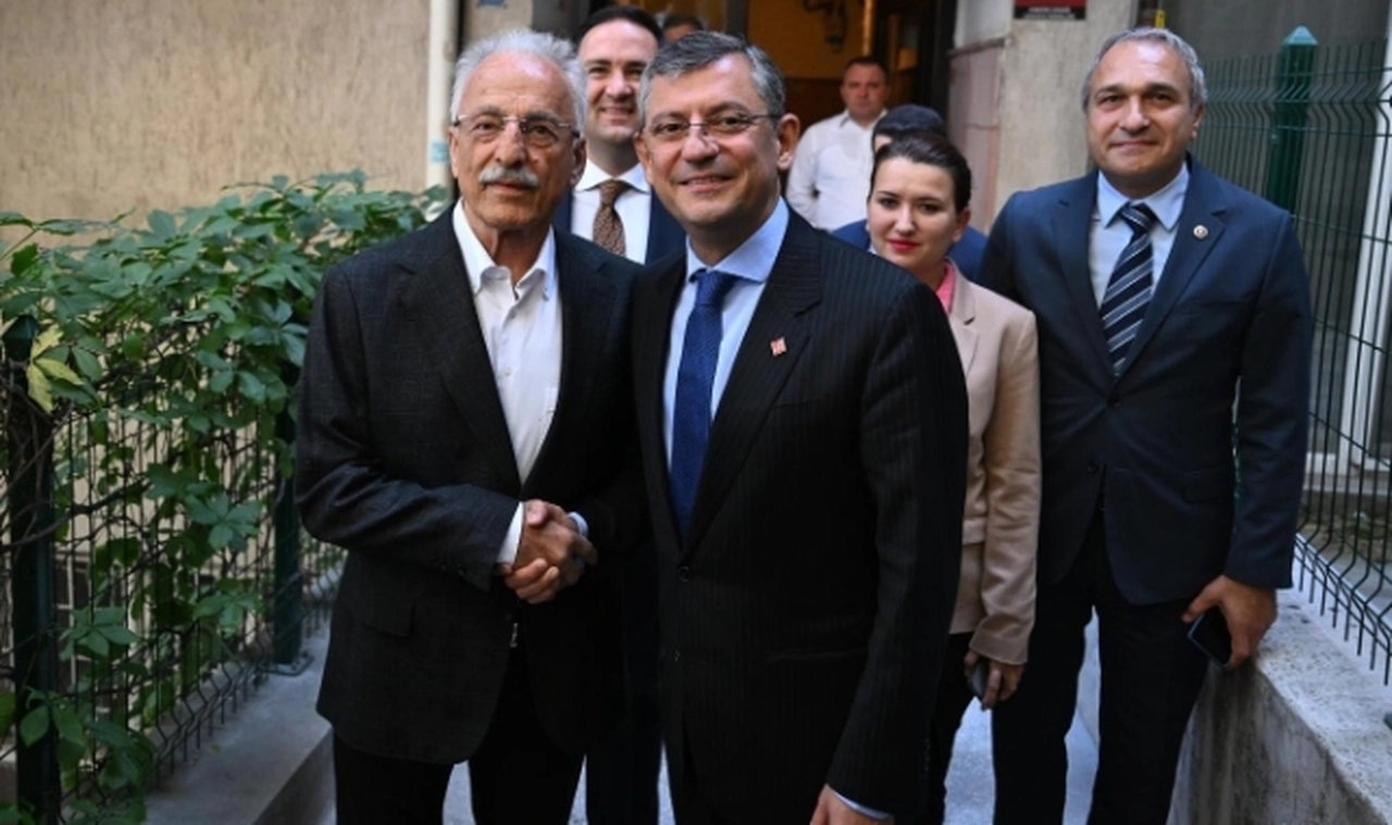 CHP Genel Başkan Adayı Özel: Kurultay yerel seçimlerden önce mutlaka yapılmalı