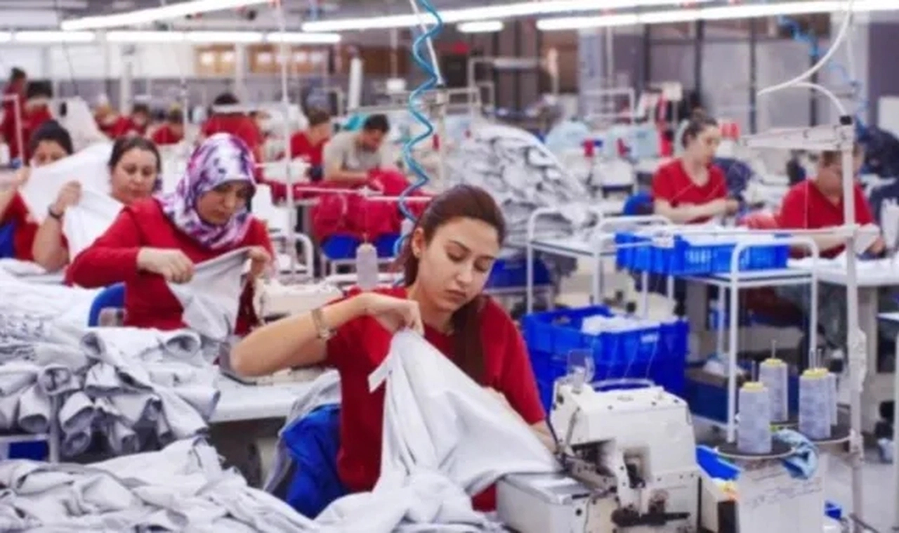 DİSK-AR: Türkiye büyüyor ancak emeğin büyümeden aldığı pay azalıyor