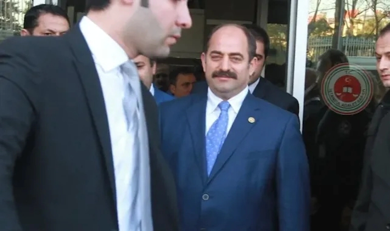 FETÖ firarisi Zekeriya Öz hakkında yeni iddianame