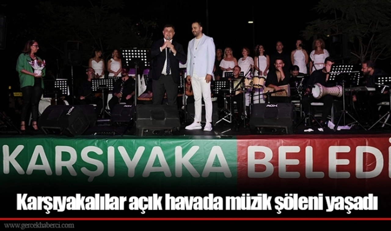Karşıyakalılar açık havada müzik şöleni yaşadı