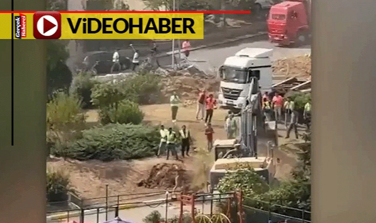 Kepçe, yıkıma karşı direnen site yöneticisinin kafasından aşağı toprak boşalttı